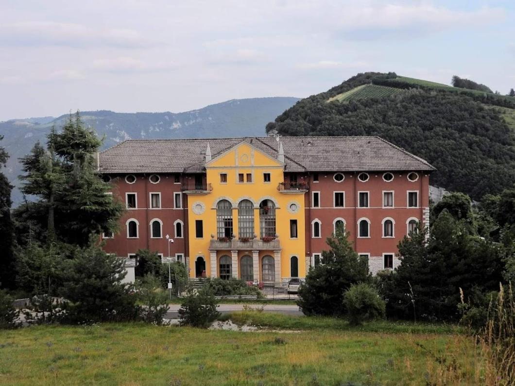 Hotel Stella Alpina Spiazzi Di Caprino Dış mekan fotoğraf